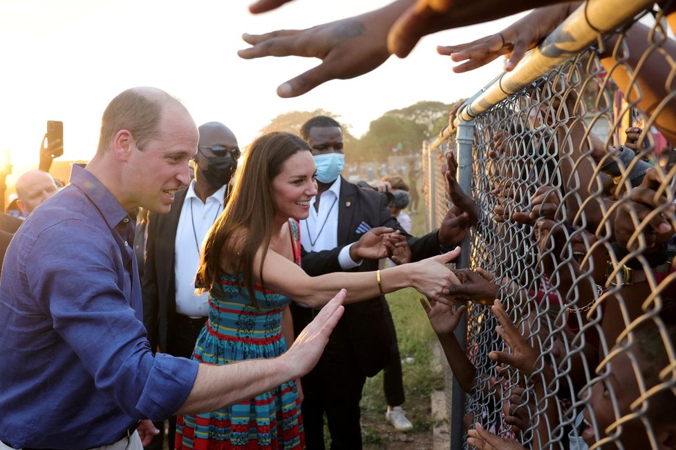 William a Kate navštívili Jamajku.