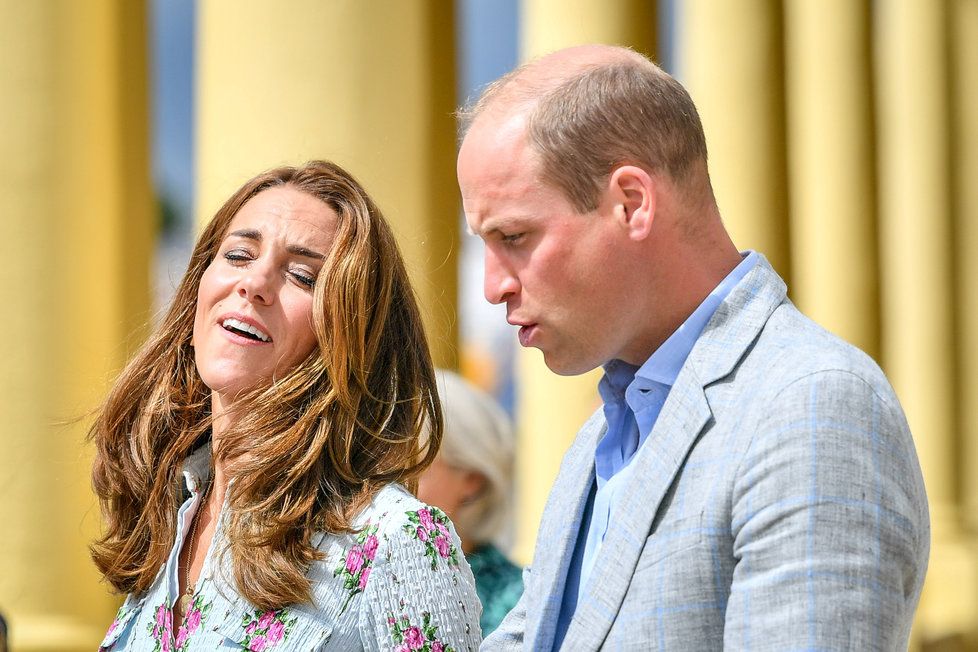 Princ William a Kate Middletonová plní své královské povinnosti i v době koronavirové pandemie.