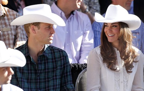 William a Kate v kovbojských stetsonech během návštěvy Kanady.