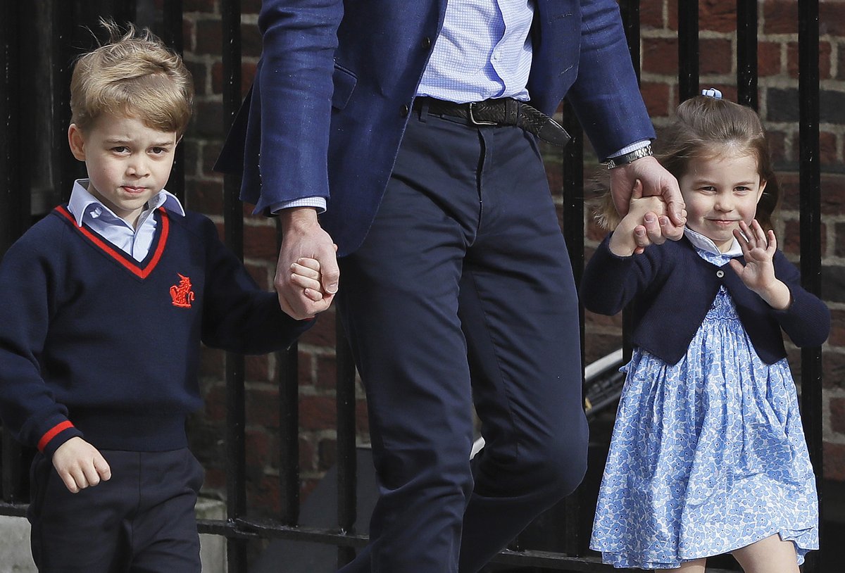 Princ George a princezna Charlotte.