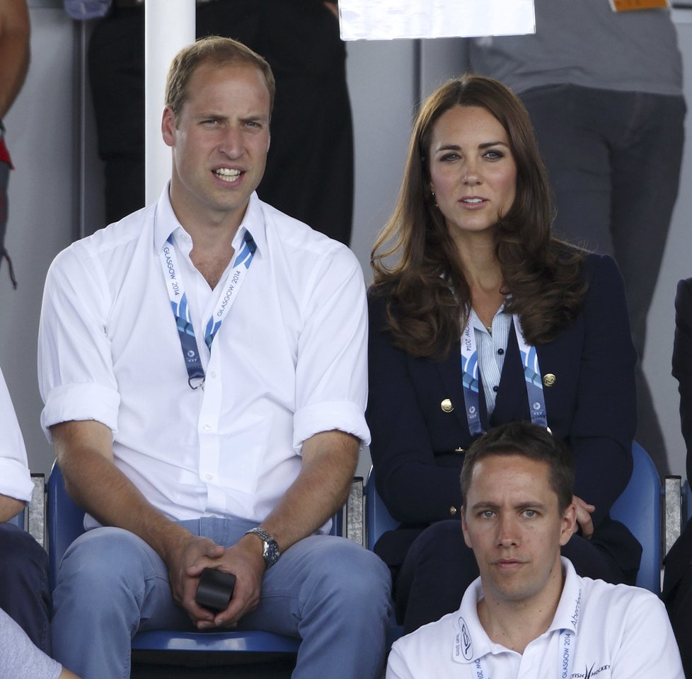 Kate s Willem při sledování boxu