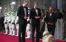 William a Harry na premiéře Star Wars: Princové nesmí vyčnívat!