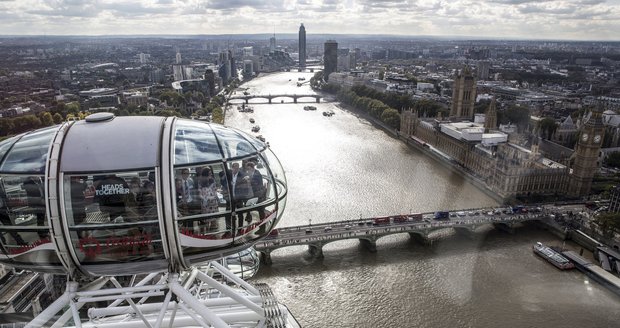 Londýnské oko je nejvyhledávanější placenou turistickou atrakcí v Londýně.