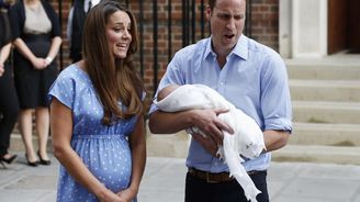 Kate a William ukázali davům syna. Jméno řeknou později