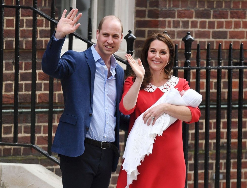 Princ William a vévodkyně Kate s princem Louisem