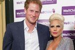 Lady Gaga a Tony Bennett s princem Harrym na události k podpoře charitativní organizace Wellchild.