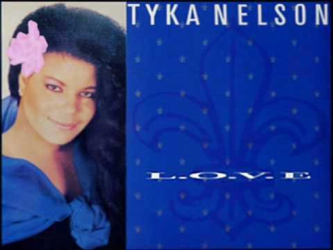 Princeova sestra Tyka Nelson se také snažila prosadit jako zpěvačka.