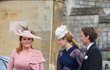 Princezna Beatrice se svou matkou přijela na královskou svatbu Lady Gabrielly Windsor.