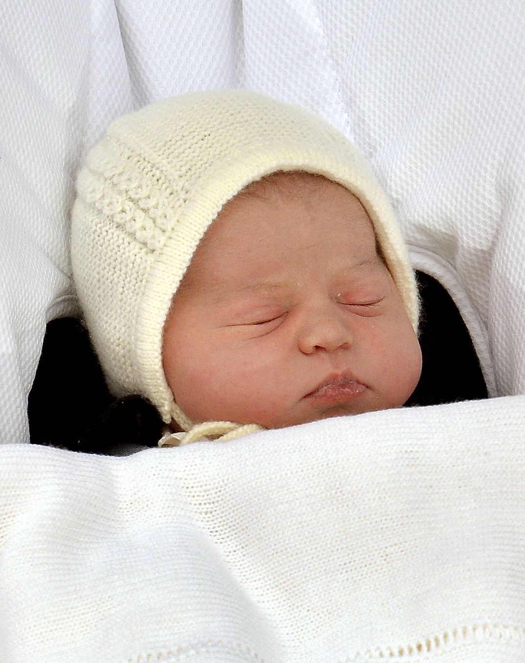 Princezna Charlotte z Cambridge, narozena 2. 5. 2015, 8.34 hod. v Londýně