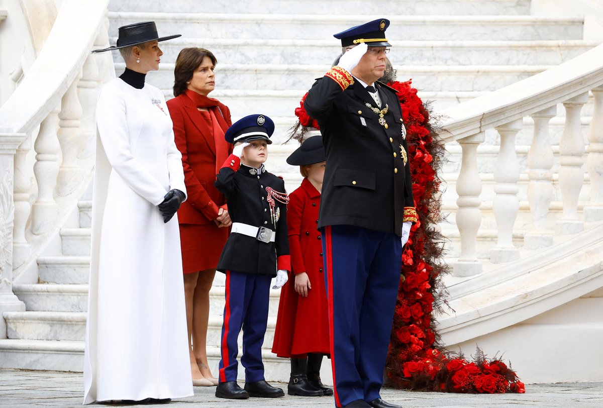 Monacká královská rodina během státního svátku