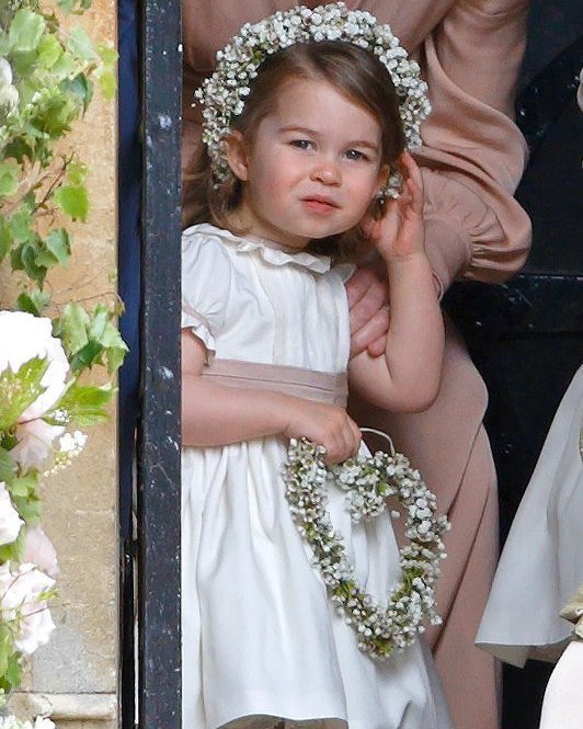 Princezna Charlotte na svatbě tety Pippy.