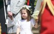Malá Charlotte na svatbě strýčka Harryho.