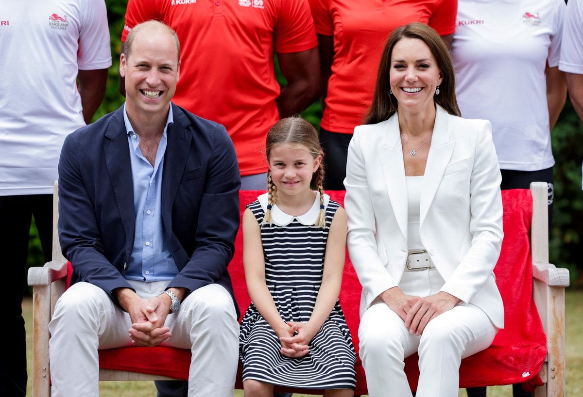 Charlotte se s maminkou Kate a taťkou Williamem účastnila Her Commonwealthu v Birminghamu