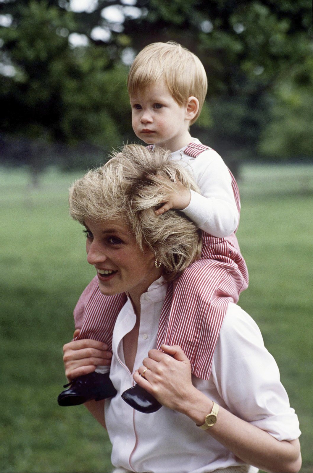 20 let po smrti lady Di požádal Harry Meghan o ruku na místě, které milovala. Vezmou se v květnu příštího roku na hradě Windsor.