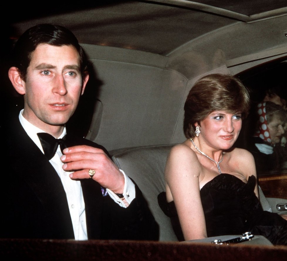 Mladičká princezna Diana s Charlesem