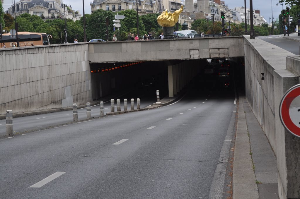 Tunel, k němuž došlo k osudové nehodě.