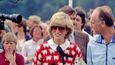 Princezna Diana v roce 1983 ve svetru značky Warm Wonderful