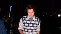 Harry Styles ve vestě Lanvin
