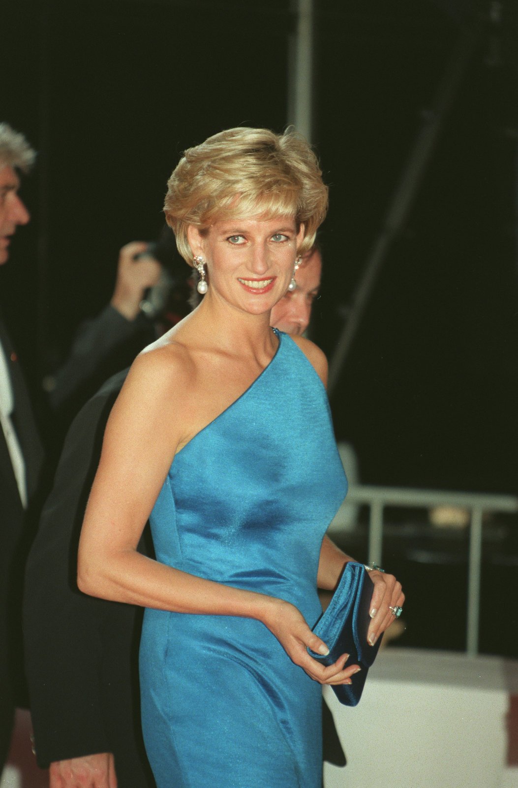 Princezna Diana byla nejen krásná, ale měla i dobré srdce. Proto její smrt oplakal doslova celý svět.