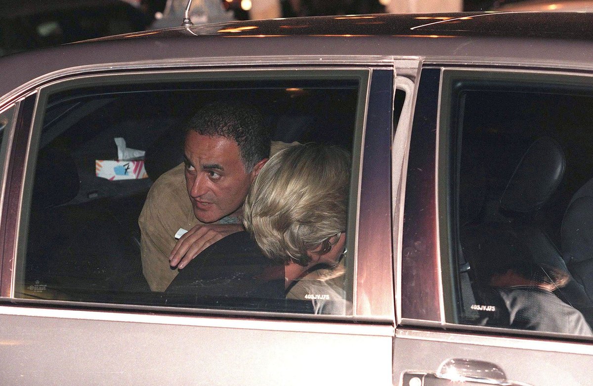 Princezna Diana zemřela po boku svého milence Dodiho Al-Fayeda.