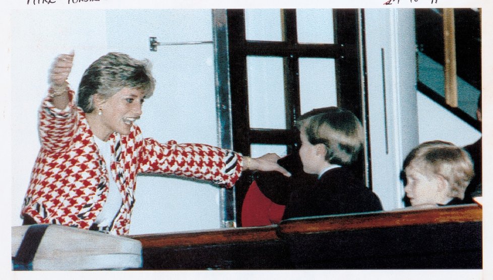 Princezna Diana se syny Harrym a Williamem při návštěvě Kanady