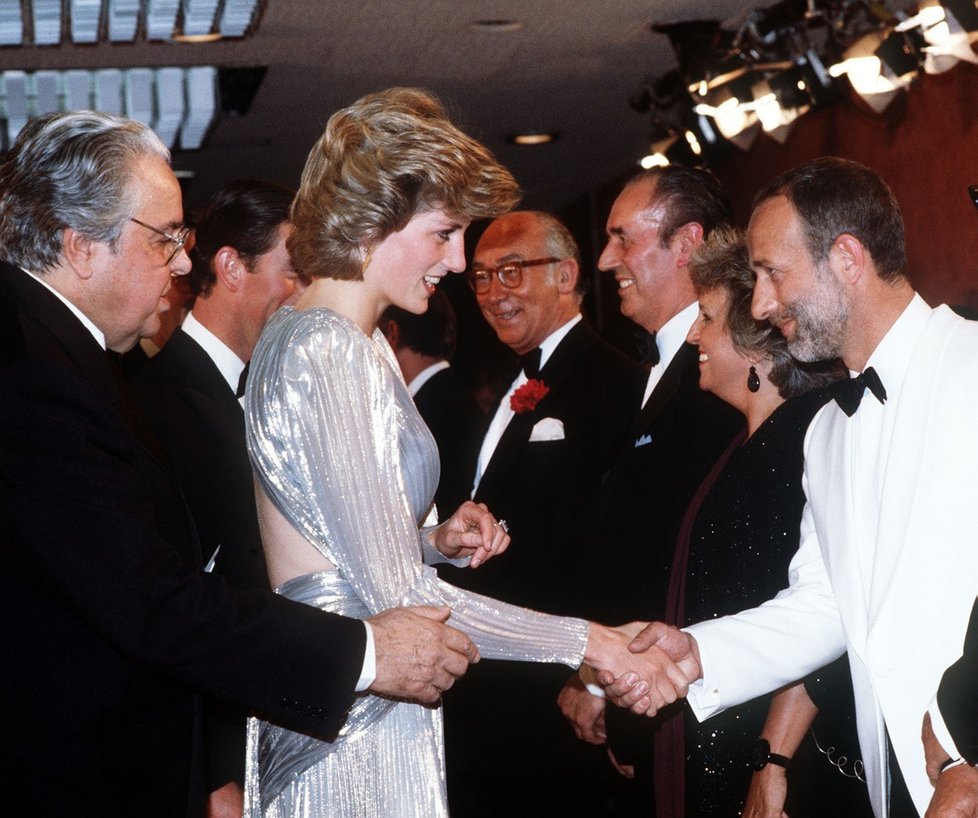 Princezna Diana na premiéře bondovky Vyhlídka na vraždu