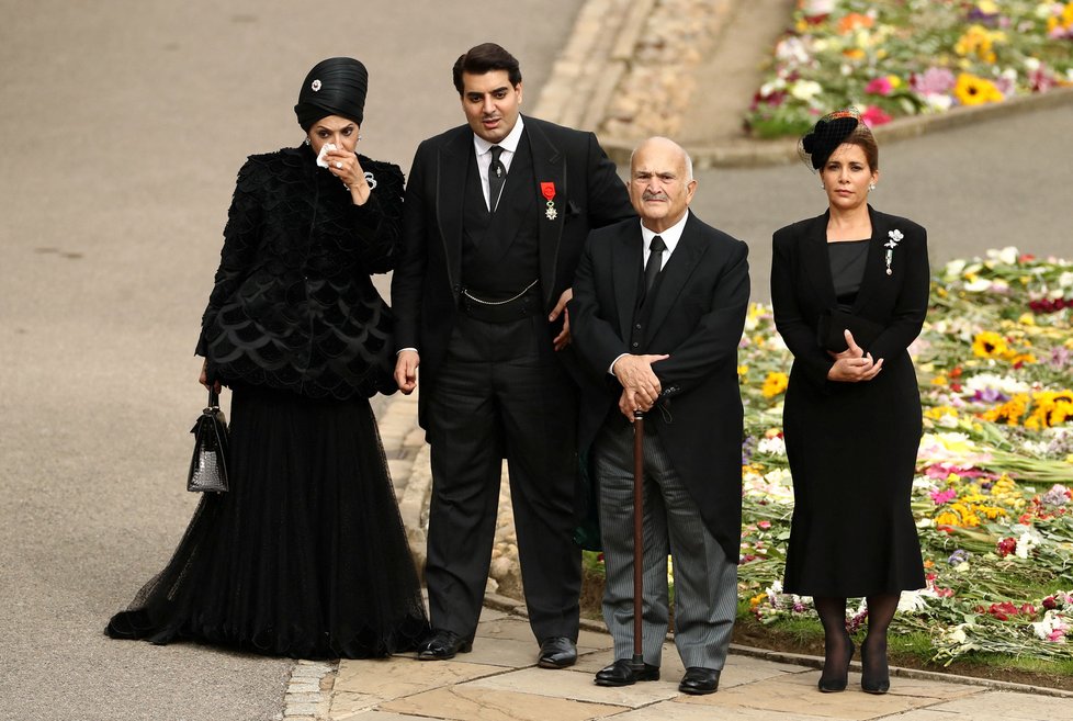 Jordánská princezna Hajá bint al-Hussajn na pohřbu královny Alžběty II. Doprovázela dalšího jordánského šlechtice, prince Hassana bin Talála.