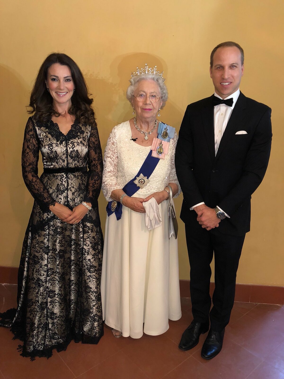 Dvojnicí královské rodiny - Falešní Kate, William a královna