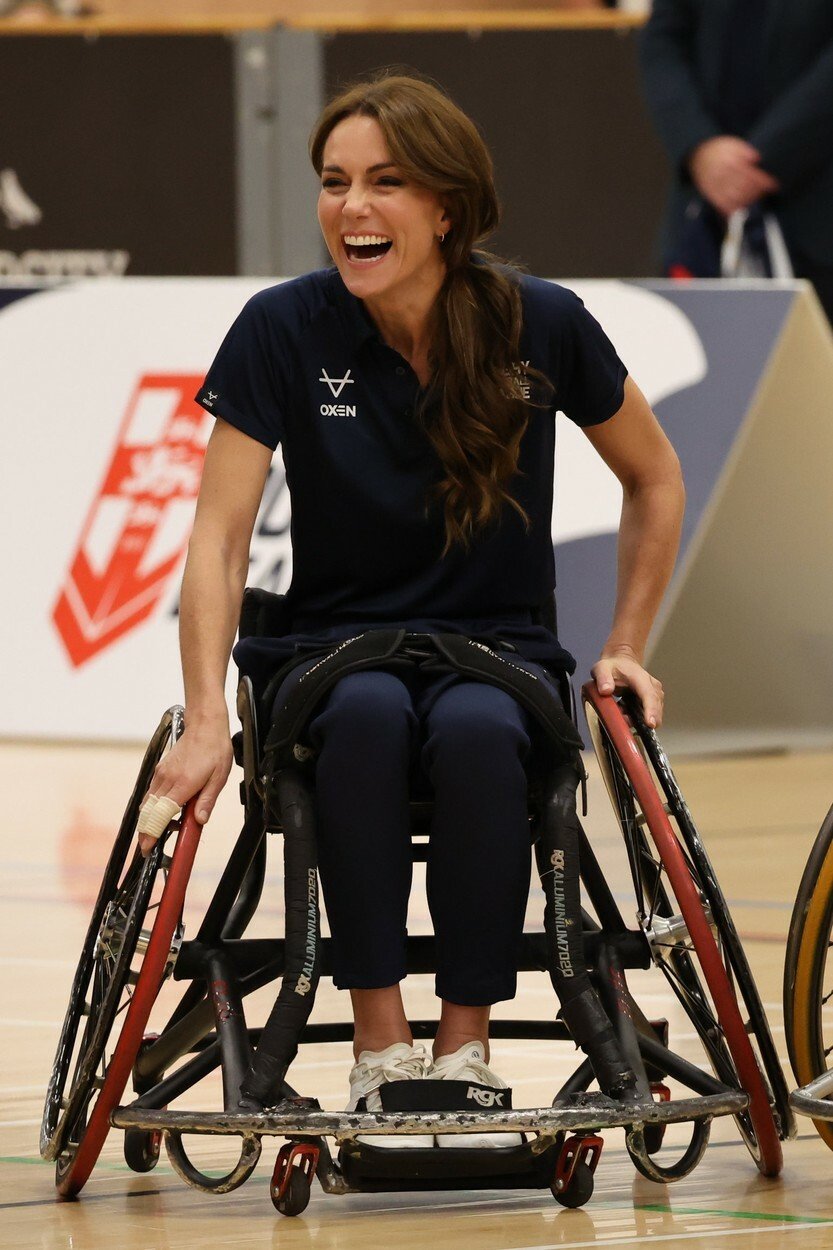 Princezna Kate si zahrála s handicapovanými rugby na vozíku.