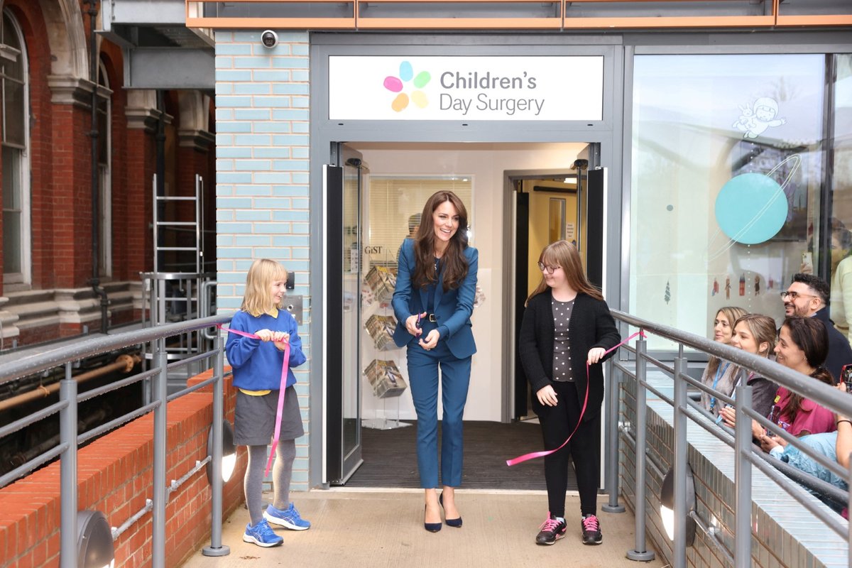 Kate na návštěvě dětské nemocnice Evelina v Londýně