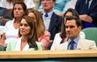 Princezna z Walesu společně s tenisovou legendou Rogerem Federerem představili, co to znamená být takzvaný “Ball Boy / Girl” na nejslavnějším turnaji světa. Princezna z Walesu společně s tenisovou legendou Rogerem Federerem představili, co to znamená být takzvaný “Ball Boy / Girl” na nejslavnějším turnaji světa.