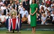 Princezna Kate při předávacím ceremoniálu Princezna Kate při předávacím ceremoniálu