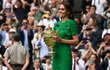 Princezna Kate při předávacím ceremoniálu Princezna Kate při předávacím ceremoniálu