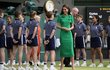 Princezna Kate zdraví mladé podavače Princezna Kate zdraví mladé podavače