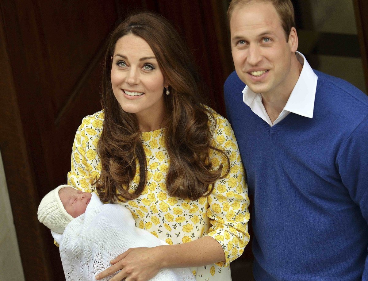 Kate a William po narození Charlotte.