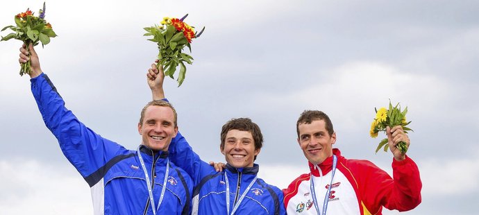 Vít Přindiš (vlevo) získal na ME ve vodním slalomu ve Vídni stříbrnou medaili v závodu K1 