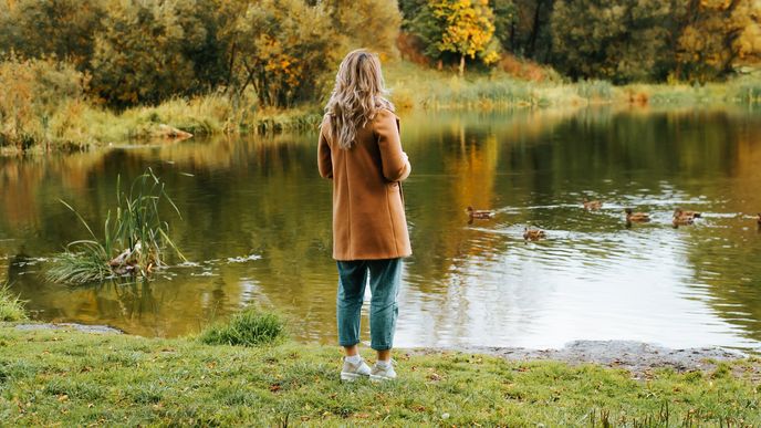 Únava v menopauze může být způsobena kombinací fyzických i psychických změn. Únava v menopauze může být způsobena kombinací fyzických i psychických změn.