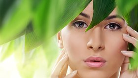 Nejčastější kožní problémy dokáže vyřešit přírodní kosmetika. Zbavte se akné, ekzému, lupénky a pigmentových skvrn