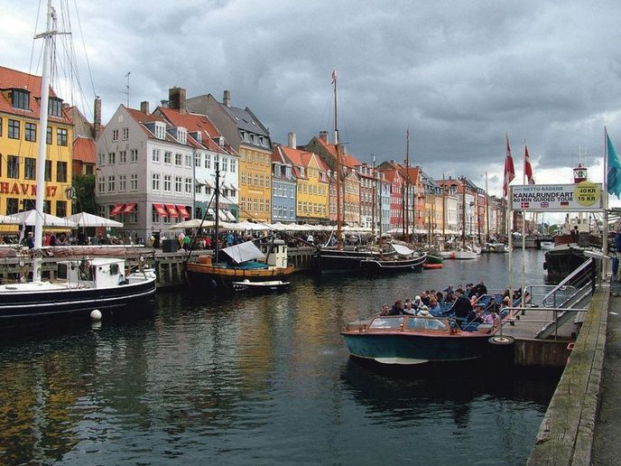 Přístav Nyhavn byl postaven v 17. století. A není to žádný skanzen s tisíci turisty.