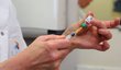 Příušnice se projevují zduřelými žlázami, vakcíny z dětství už nepůsobí