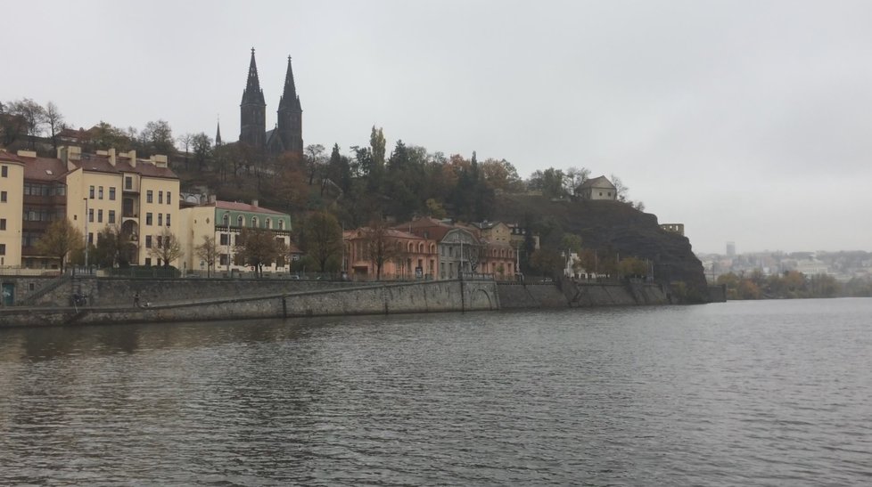 Mezi Smíchovem a Výtoní začal fungovat mimosezonní přívoz, dopravní obsluhu zajistí Šemík.