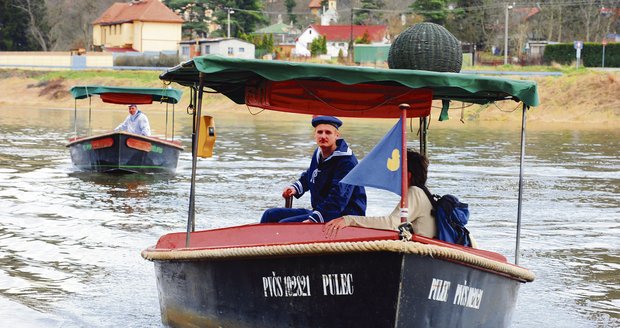 Přívoz v Šáreckém údolí, archivní foto z 28. 6. 2010