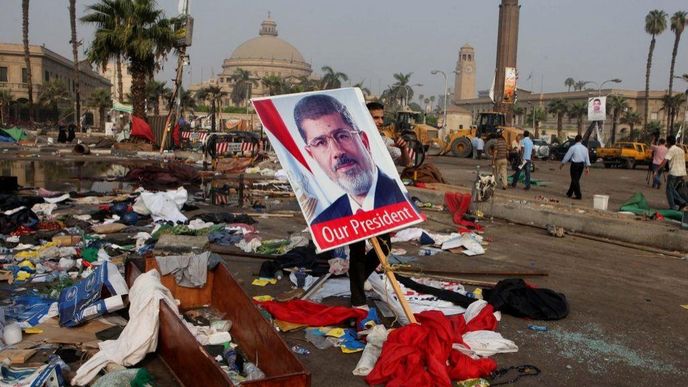 Příznivci Mursího se nechtějí vzdát.