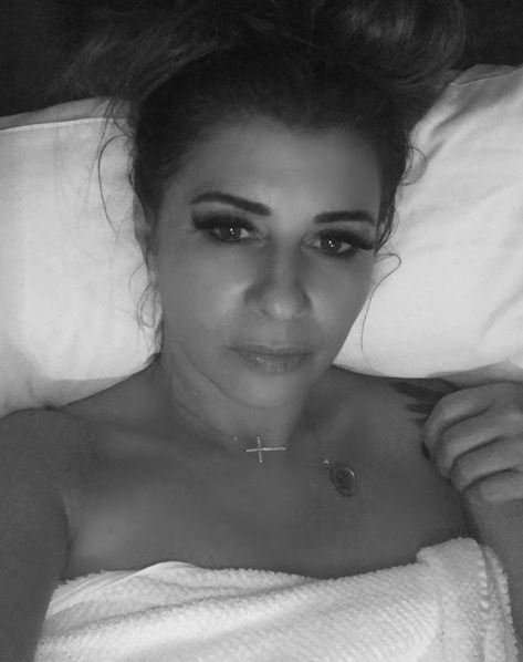 Fotbalová agentka Anamaria Prodan v posteli.