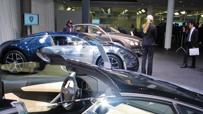 Prodej luxusních automobilů, ilustrační foto Prodej luxusních automobilů, ilustrační foto