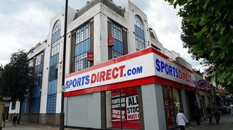 Sports Direct čeká propad v tržbách, majitel viní média a politiky