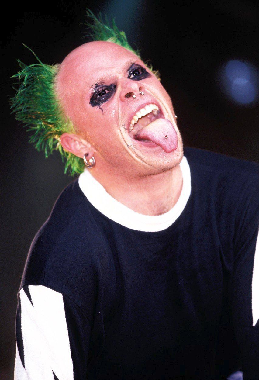 Zpěvák nejslavnější elektronické formace světa The Prodigy Keith Flint (†49) zemřel.