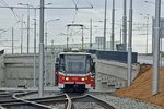 Tramvaje po ověřovacím režimu od prosince nově zastaví u univerzitního kampusu a Fakultní nemocnice Brno. Prodloužení trati stálo 1,4 miliardy, práce trvaly téměř tři roky.