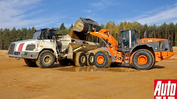 Dempr Terex a nakladač Hitachi: Obři v pískovně