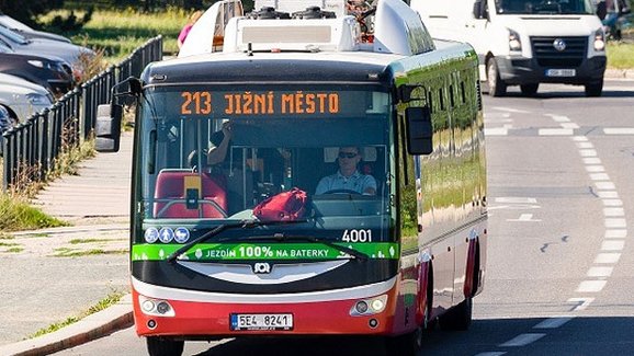 Elektrobus ve službách DPP najel 100.000 km